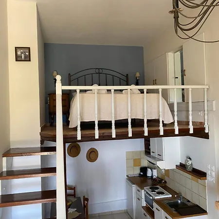 Assos Caldera 公寓